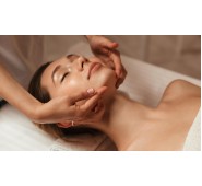 Prabangi veido procedūra su auksu ŠVYTINTI JAUNYSTĖ